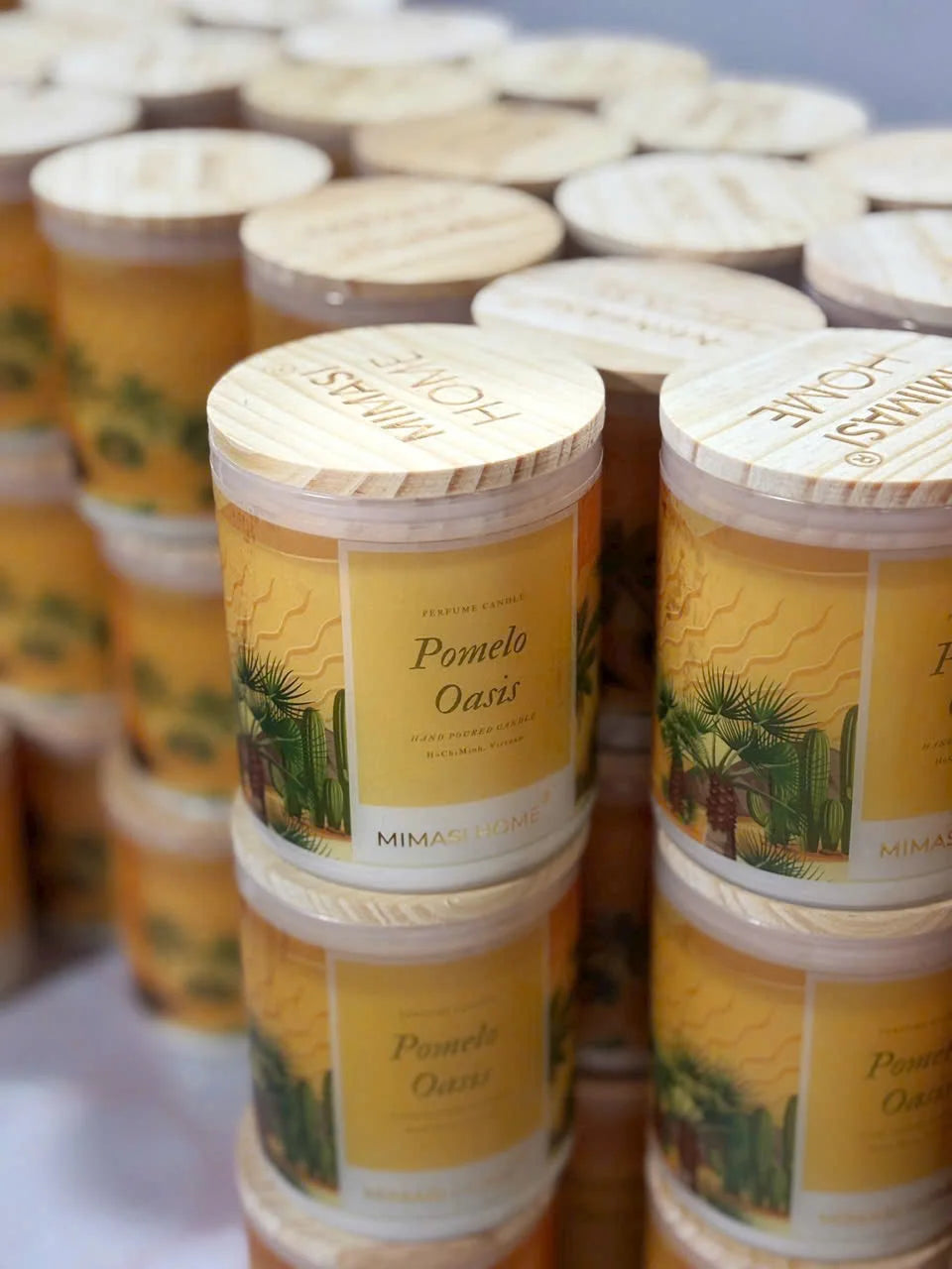 Wholesale large creative smokeless scented candles home decorative fragrance handmade custom soy wax aroma candle luxury