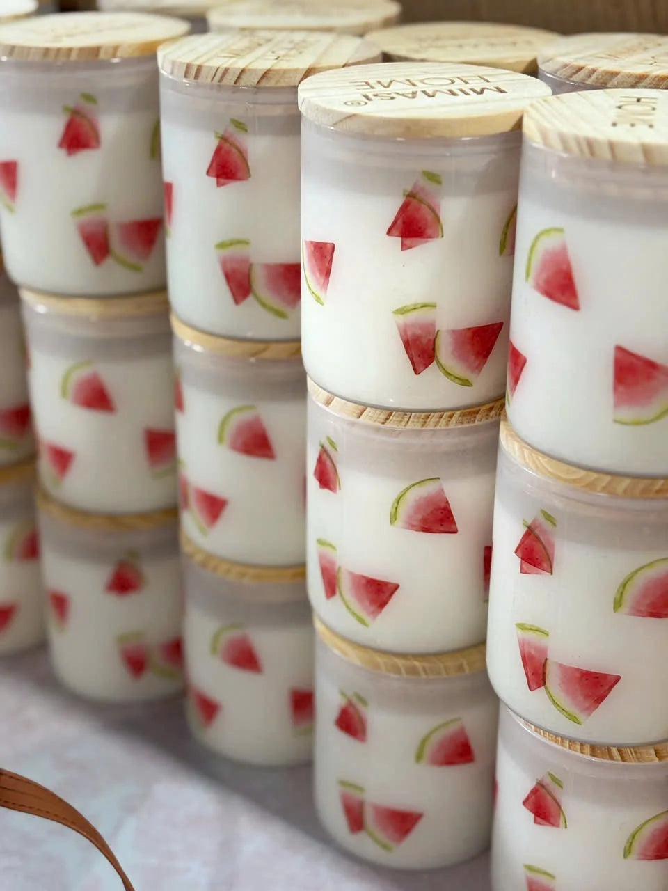 Wholesale large creative smokeless scented candles home decorative fragrance handmade custom soy wax aroma candle luxury